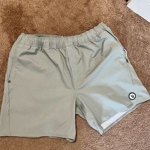 Vuori Cape shorts